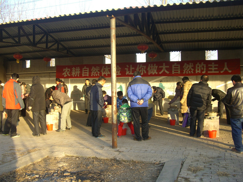 长子营中心小学全体教师走进留民营，参加课外实践活动